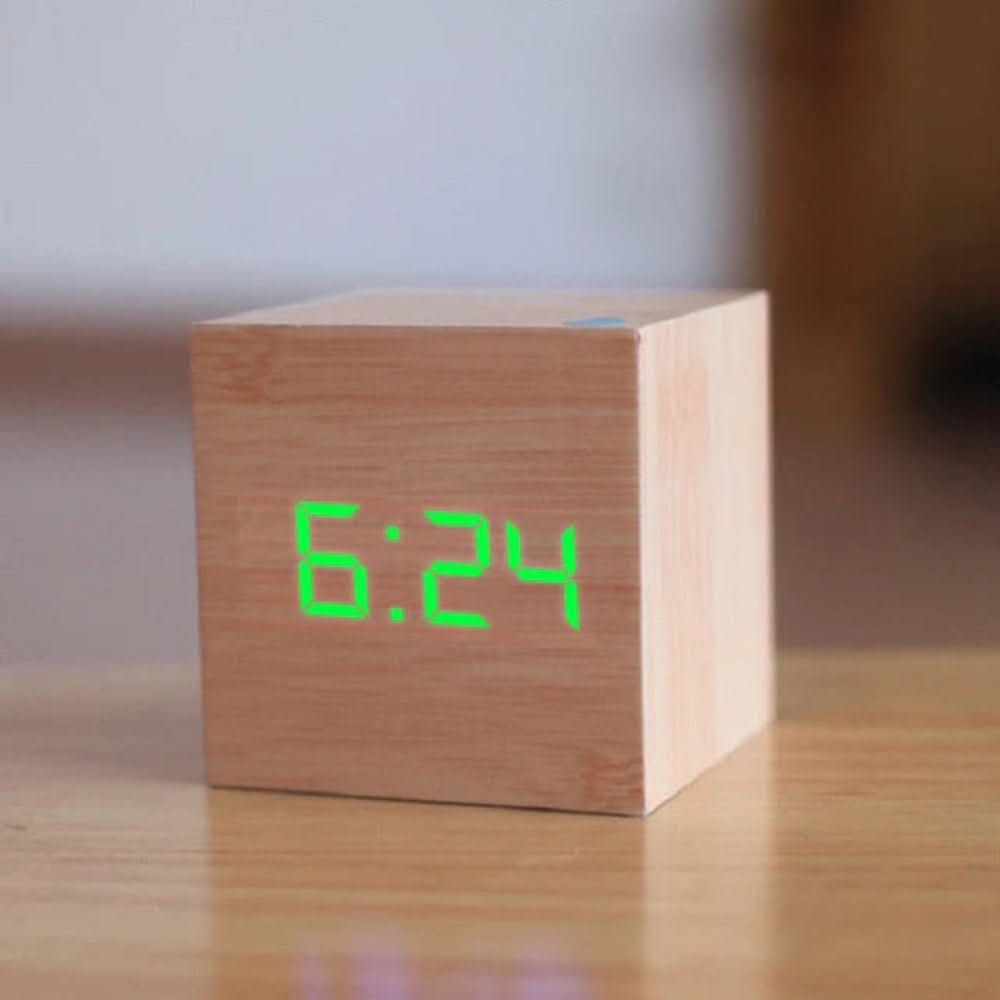 LED alarm clock with date and temperature