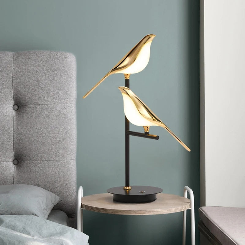 Lampka biurkowa LED z dekoracją ptaka