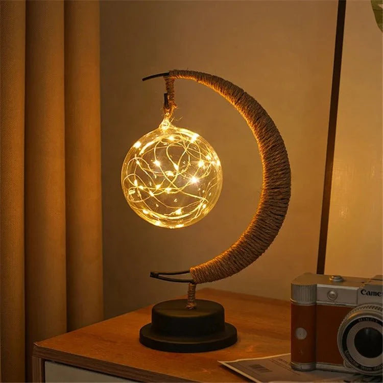 LED lampa ve tvaru měsíce