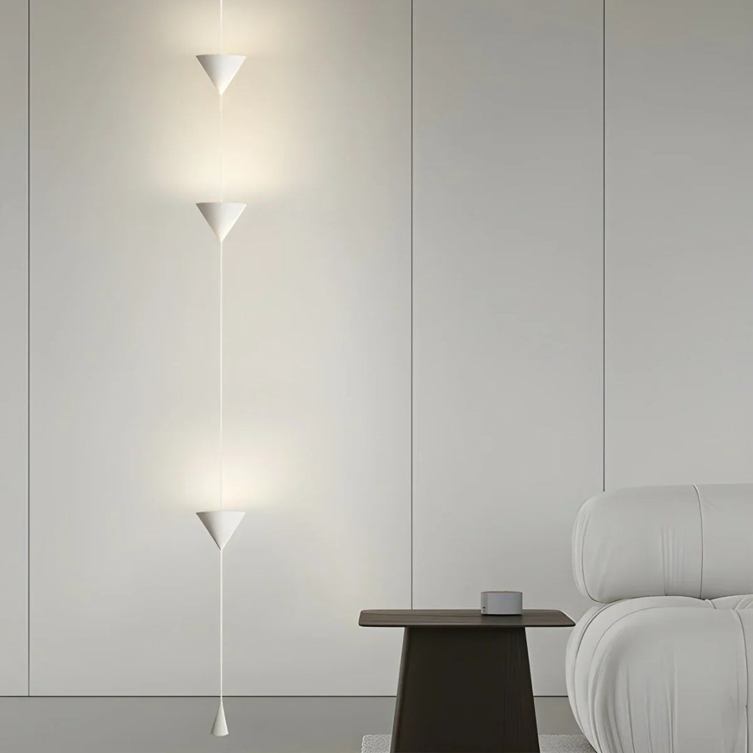 Kuželová stojací lampa