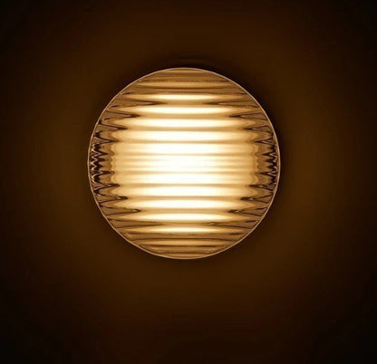 Nástěnná LED lampa s matným difuzorem