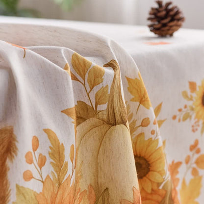 Nappe avec un motif de tournesols et d’écureuils