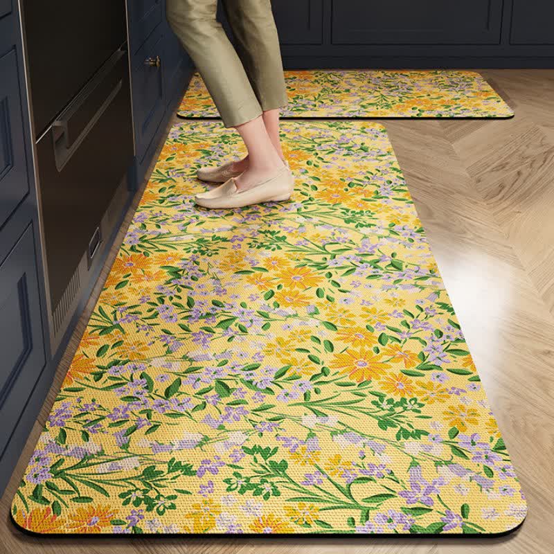 Non-slip mat with daisies