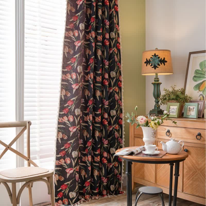 Jacquard curtain with tulips and tassels