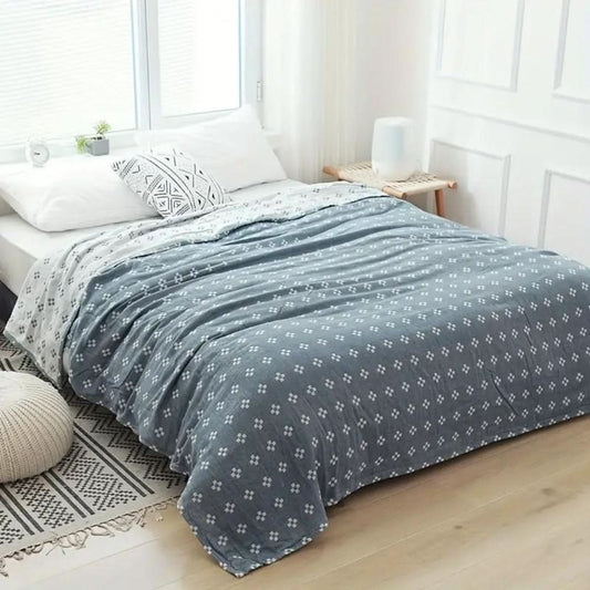 Diamond-patterned cotton blanket