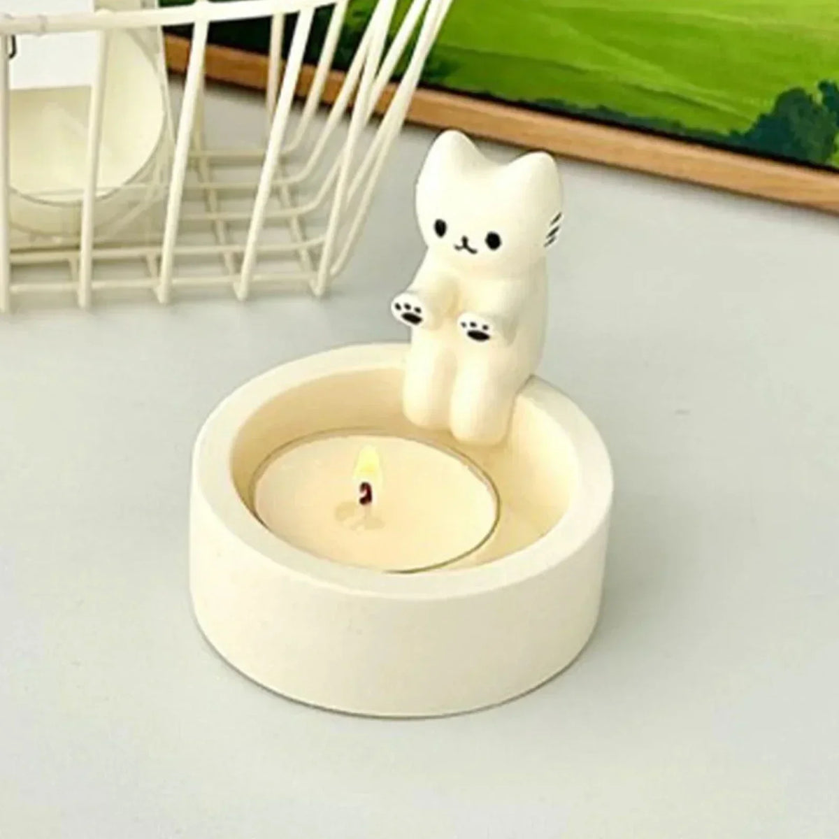 Cat-shaped candle holder