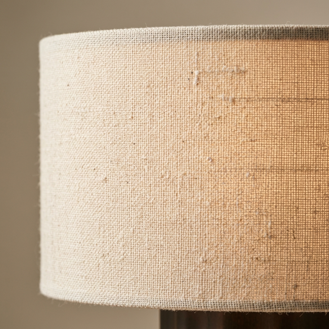 Cordless table lamp with a lampshade