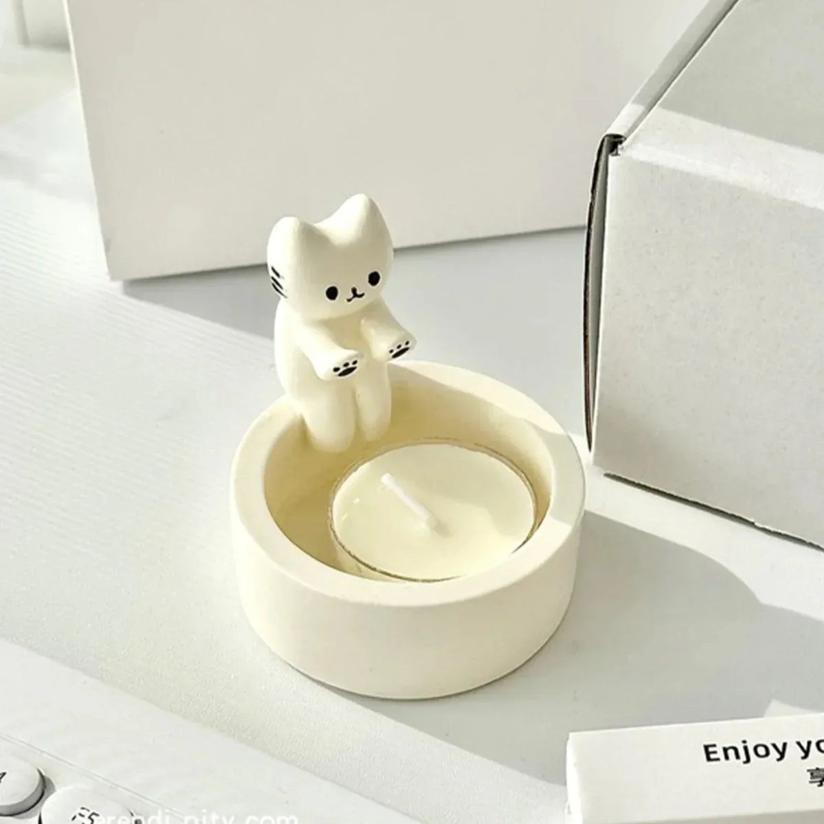 Cat-shaped candle holder
