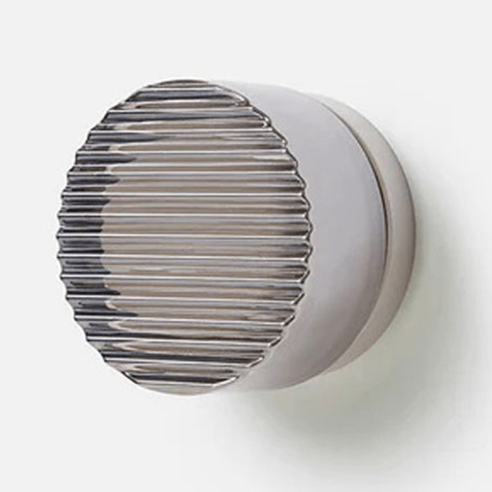 Nástěnná LED lampa s matným difuzorem