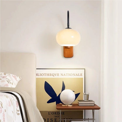 Wall lamp with an adjustable angle