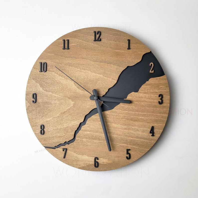 Minimalistické dřevěné nástěnné hodiny