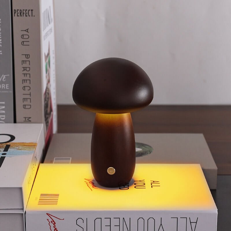Mushroom-shaped table lamp