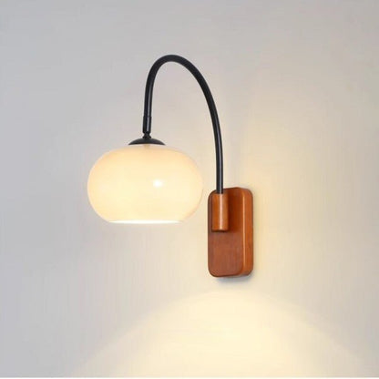 Wall lamp with an adjustable angle