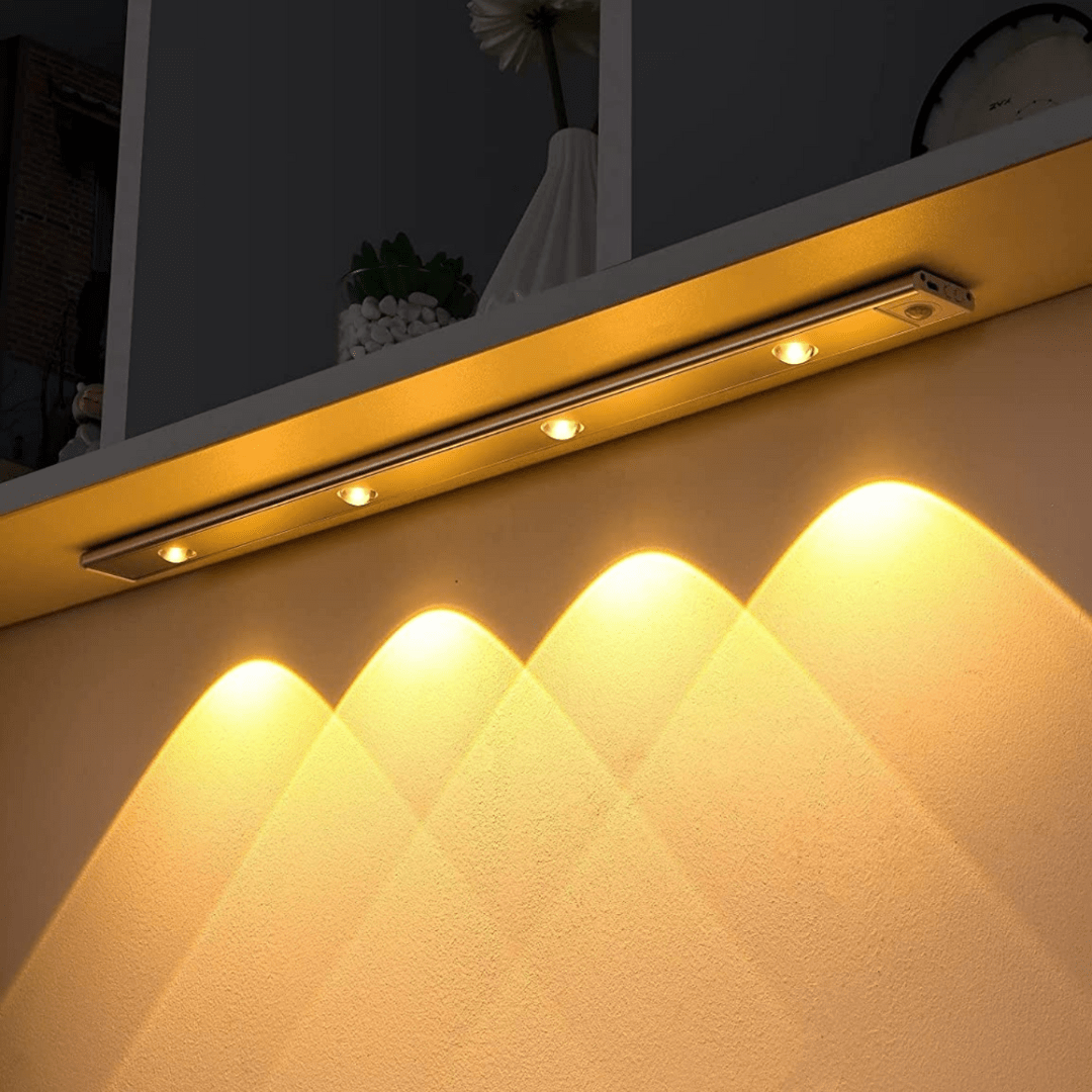 LED lampa s pohybovým senzorem do skříně