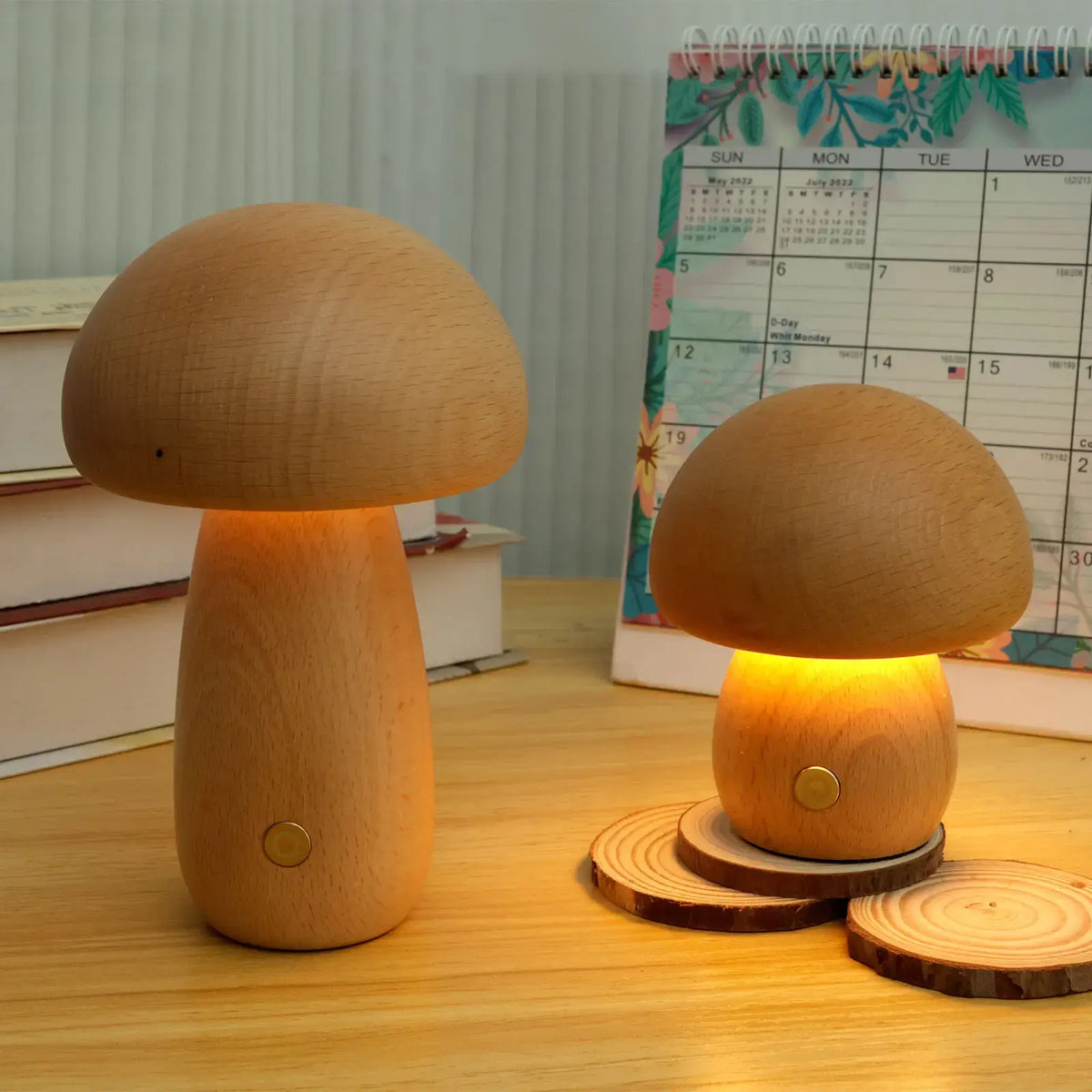 Mushroom-shaped table lamp