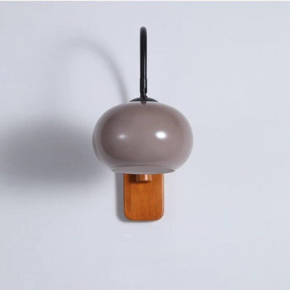 Wall lamp with an adjustable angle