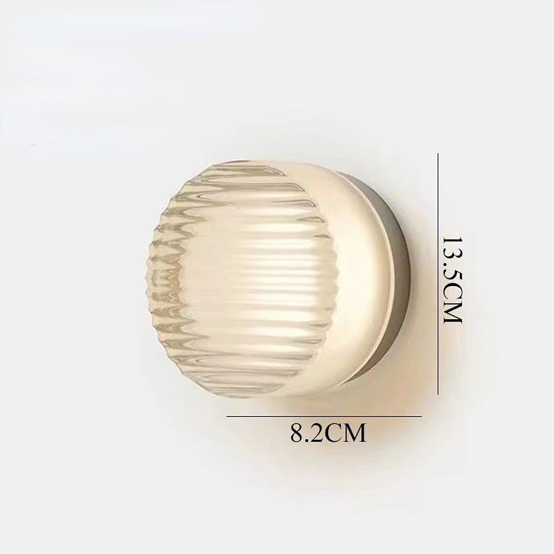 Nástěnná LED lampa s matným difuzorem