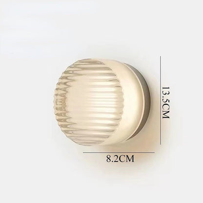 Nástěnná LED lampa s matným difuzorem