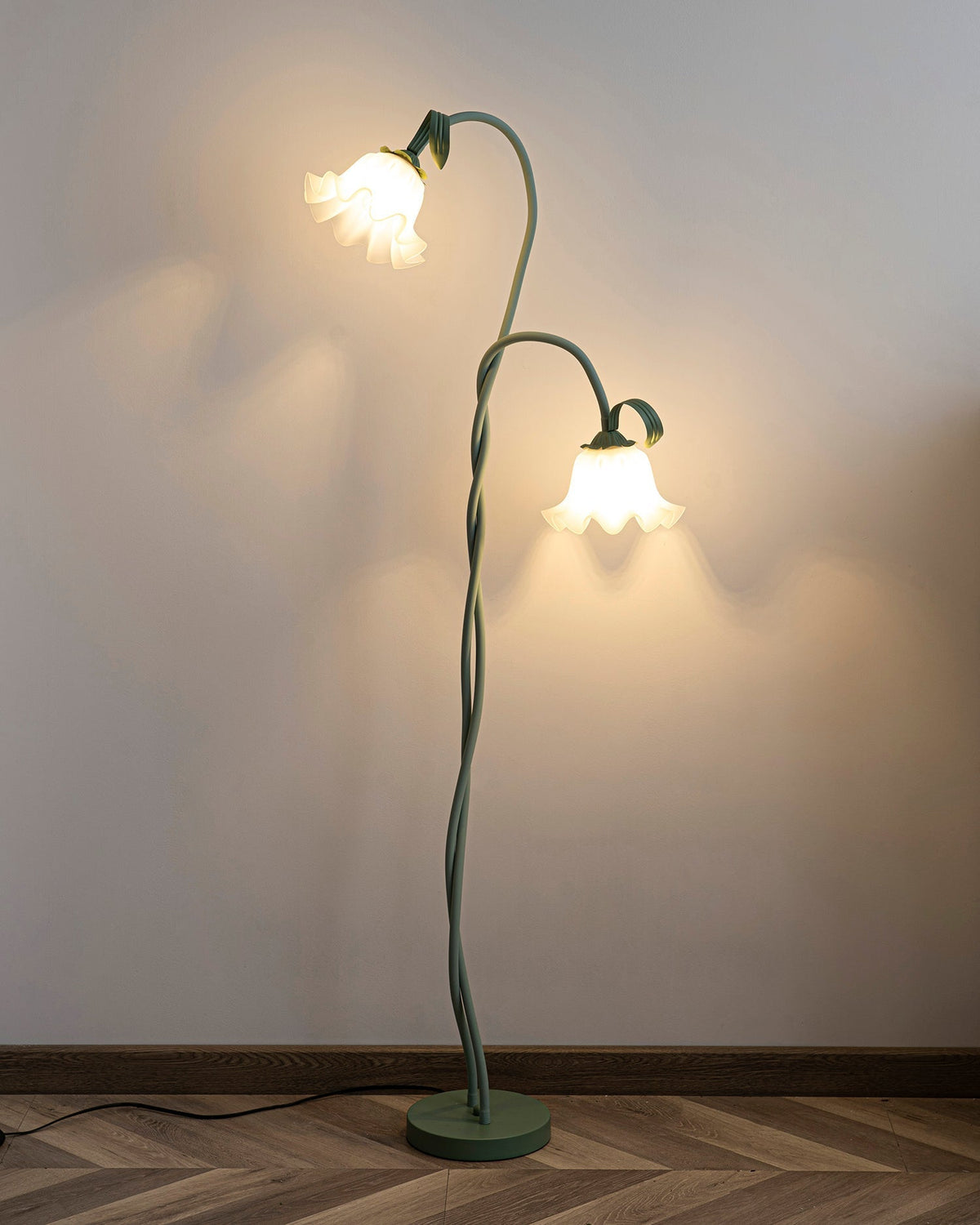 Lampa podłogowa z motywem kwiatowym