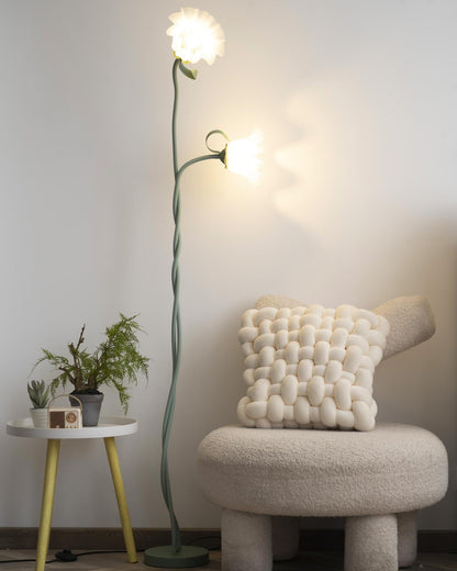 Lampa podłogowa z motywem kwiatowym