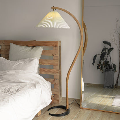 Stojací lampa s bukovým dřevem