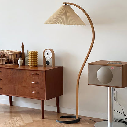 Stojací lampa s bukovým dřevem