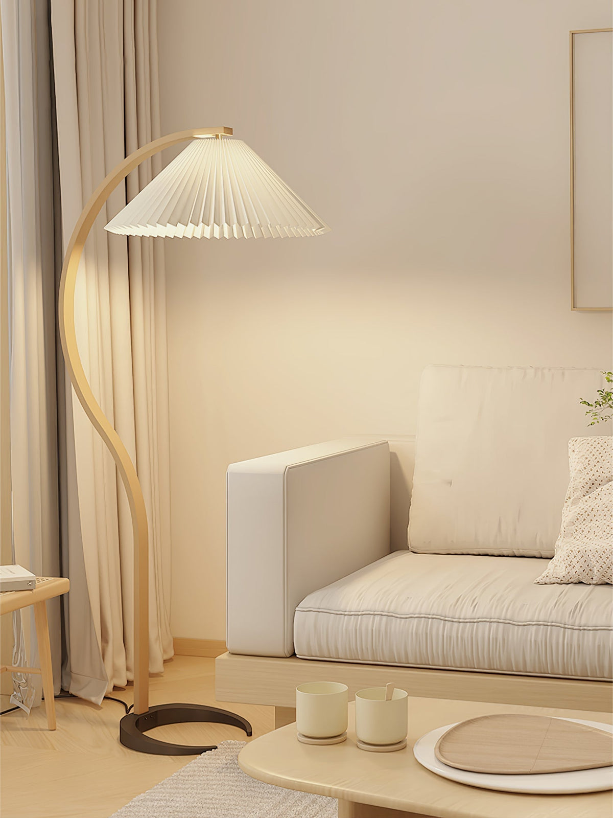 Stojací lampa s bukovým dřevem