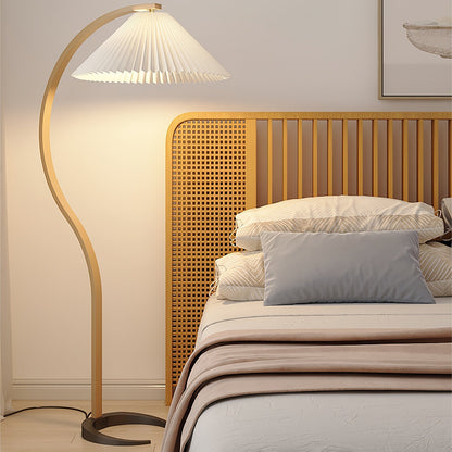 Stojací lampa s bukovým dřevem