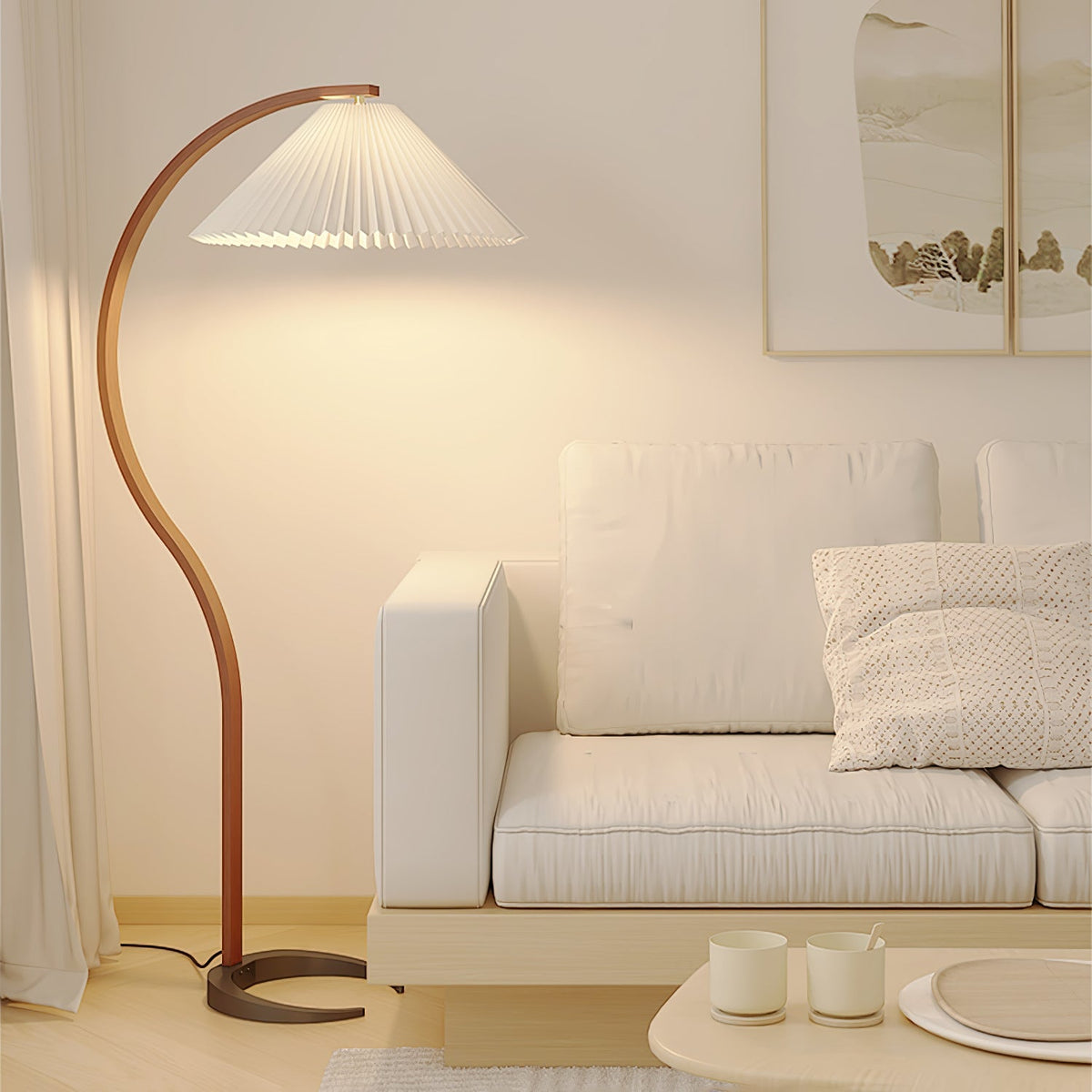 Stojací lampa s bukovým dřevem