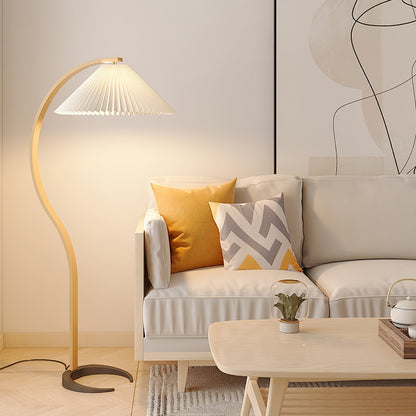 Stojací lampa s bukovým dřevem
