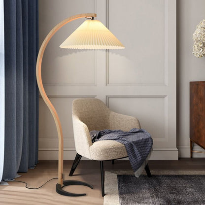 Stojací lampa s bukovým dřevem