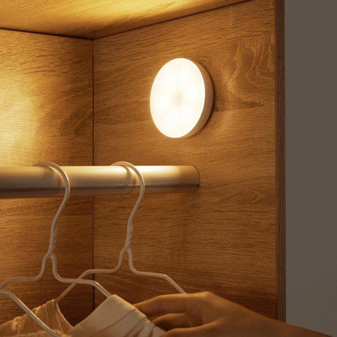Lampka LED z czujnikiem ruchu