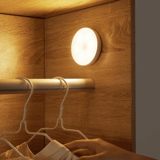 Lampka LED z czujnikiem ruchu