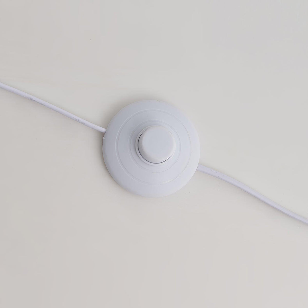 LED stojací lampa s nožním spínačem