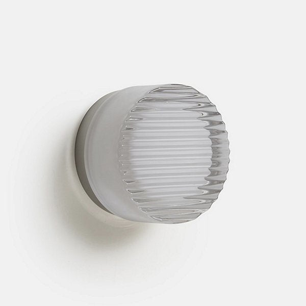 Nástěnná LED lampa s matným difuzorem