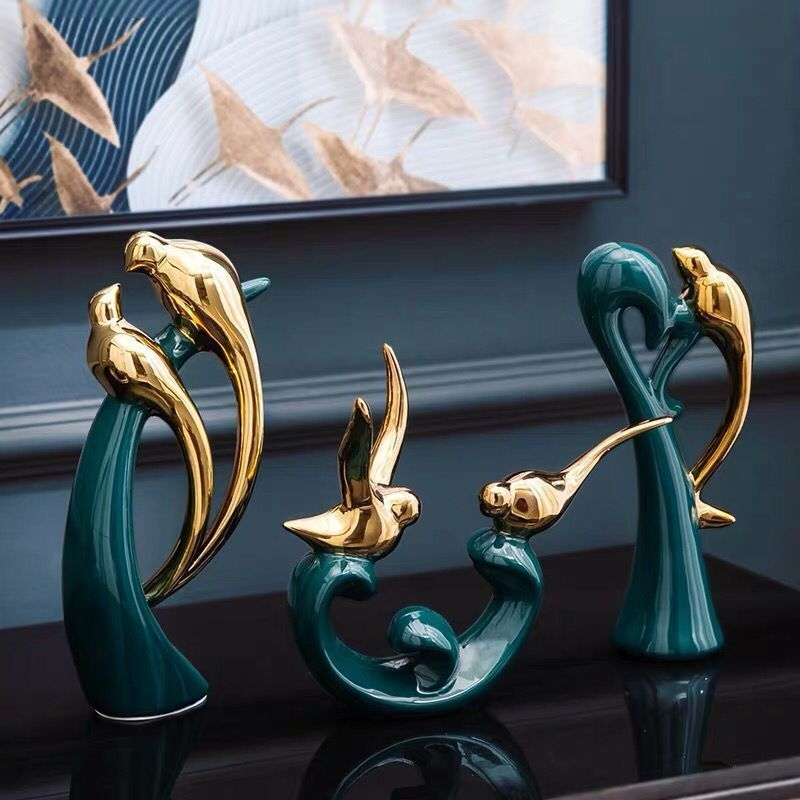 Ceramiczne figurki gołębi