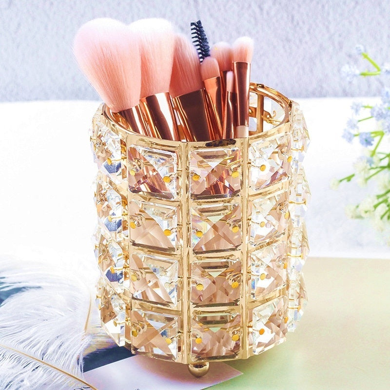 Beaded brush holder