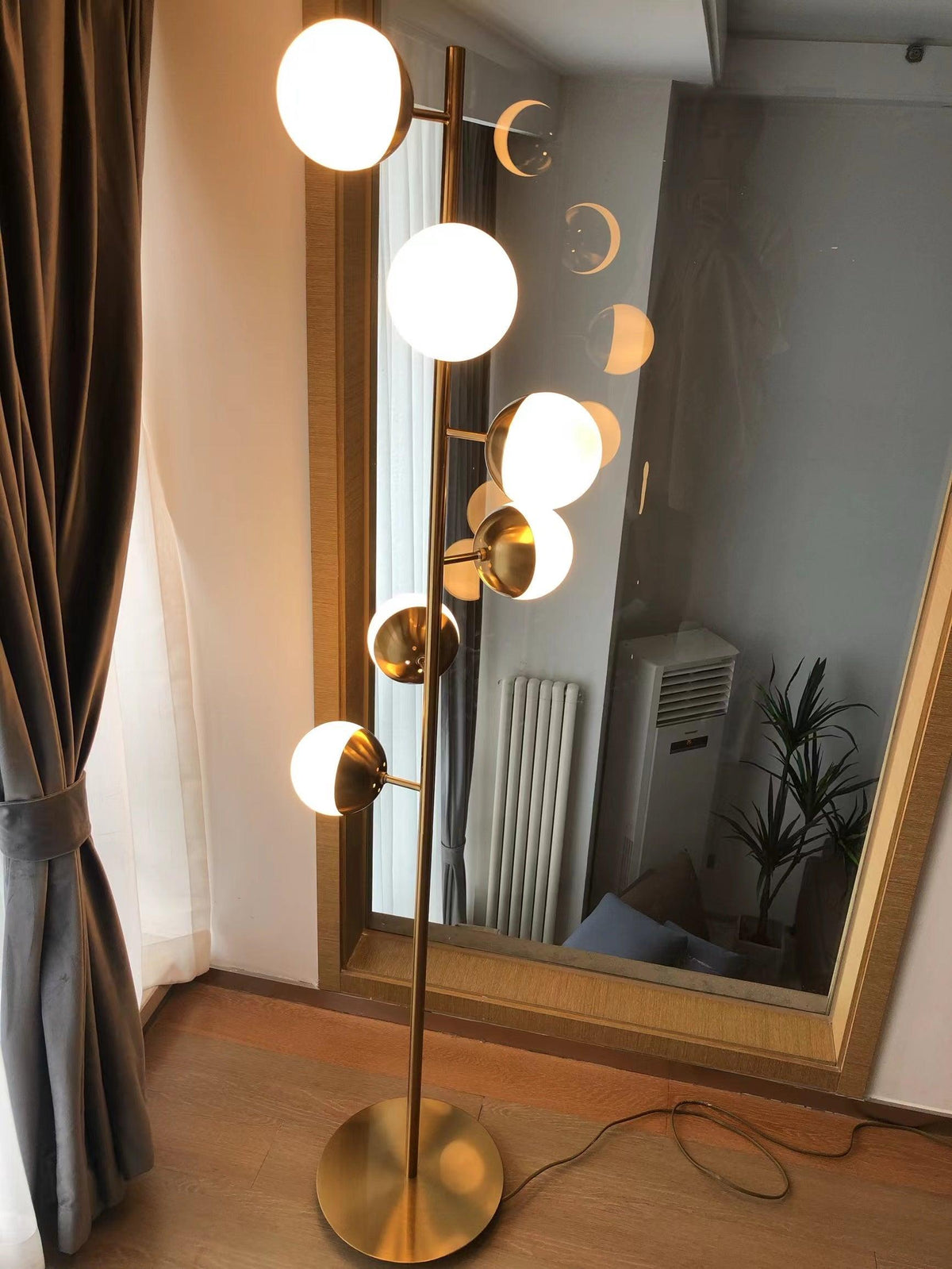 Lampadaire à plusieurs abat-jour en verre