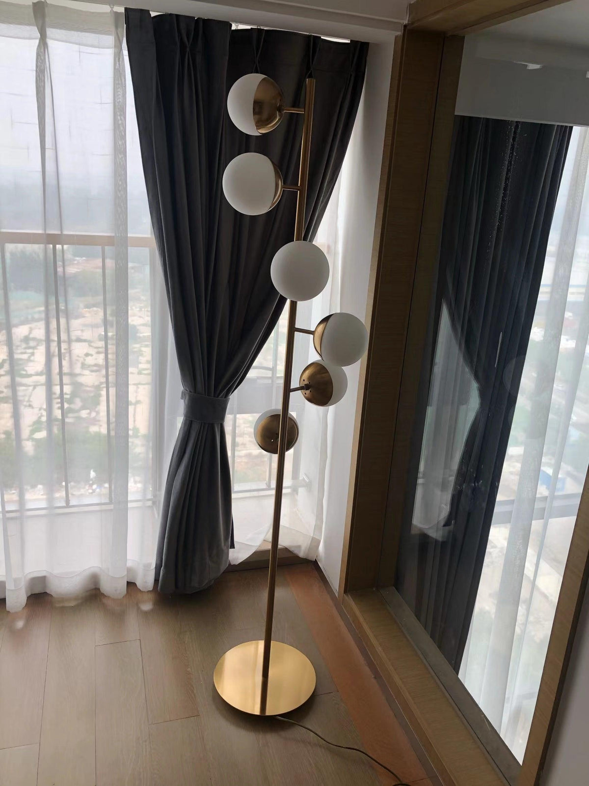 Lampadaire à plusieurs abat-jour en verre