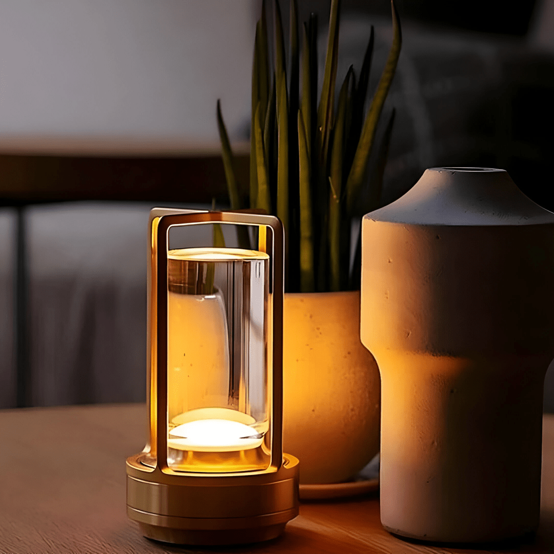 Stolní lampa s nastavitelným jasem