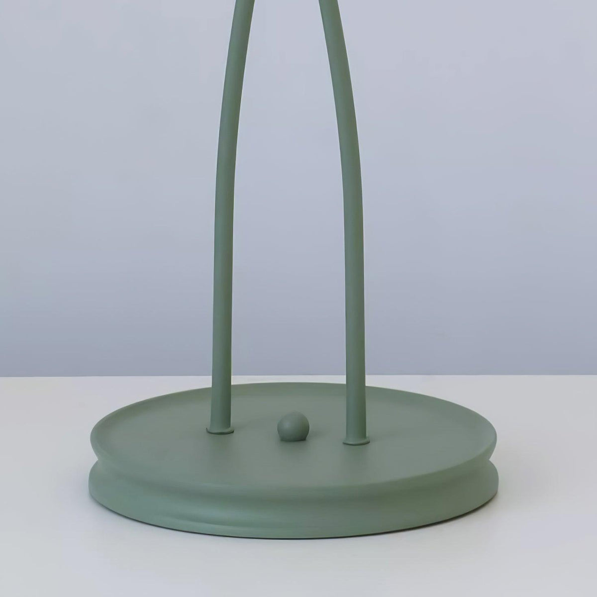 Lampa podłogowa z motywem kwiatowym