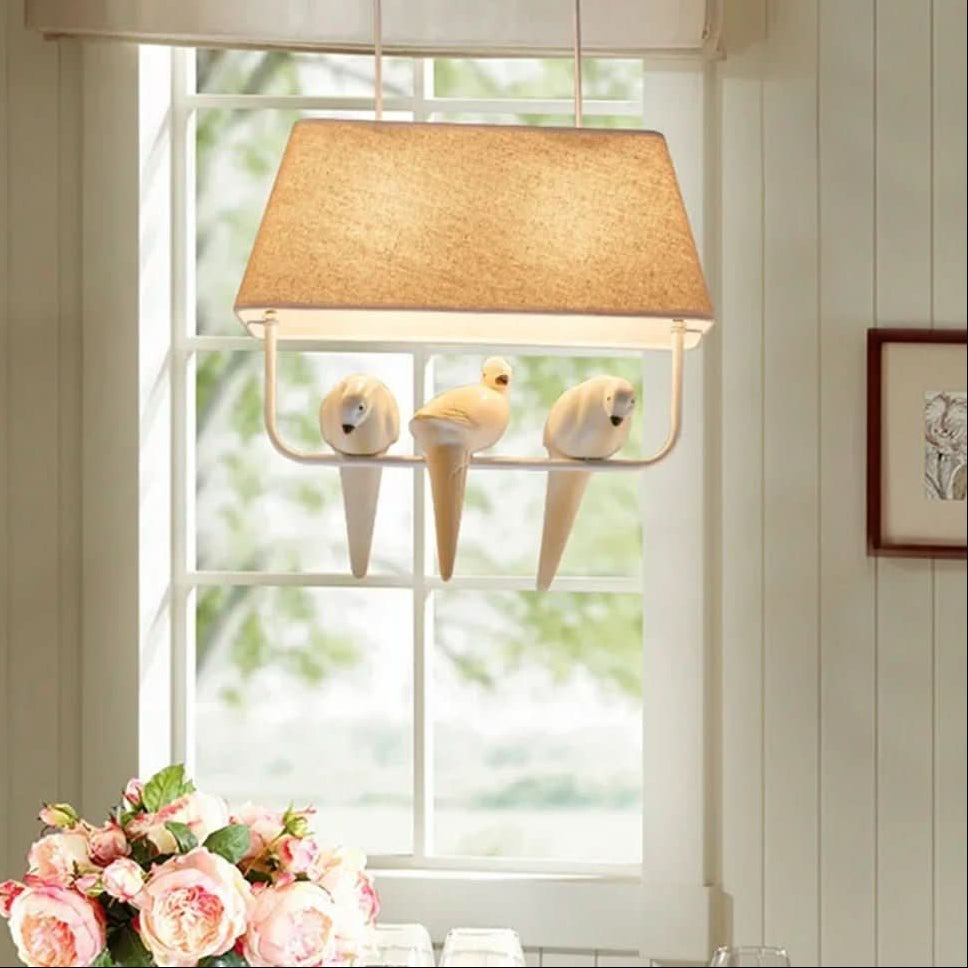 Lampa wisząca z rattanowym kloszem