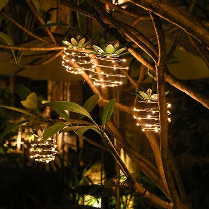 Solární zahradní lampa ve tvaru ananasu
