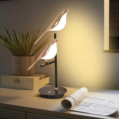 Lampka biurkowa LED z dekoracją ptaka