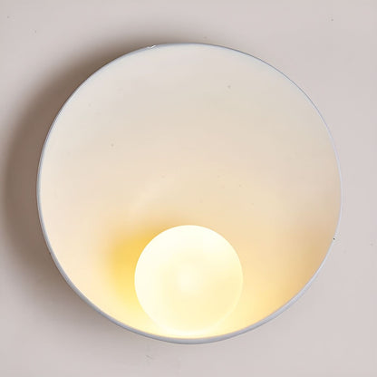 Wall lamp with a rounded design