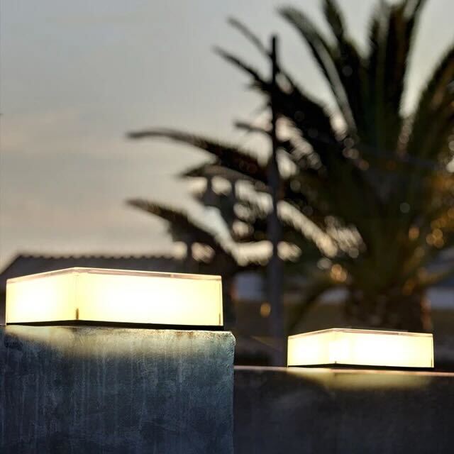 Lampe solaire extérieure avec capteur crépusculaire