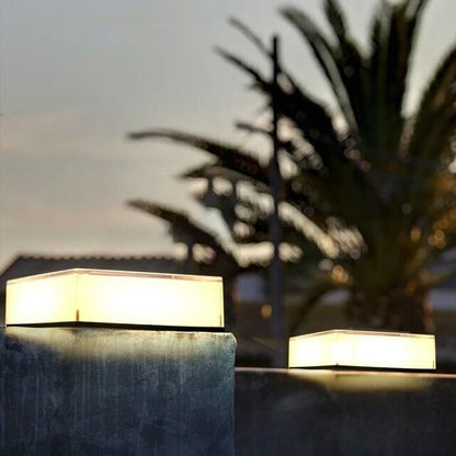 Lampe solaire extérieure avec capteur crépusculaire