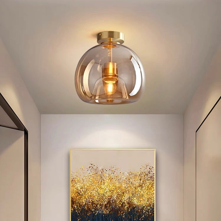 Stropní lampa ze skleněné koule