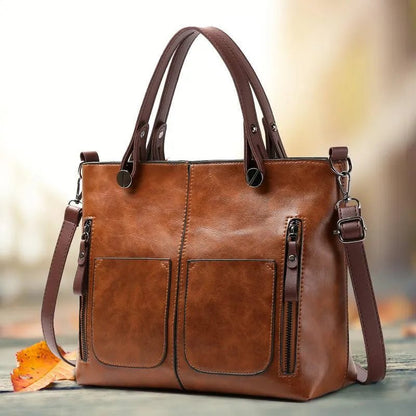 Crossbody bag with a magnetic closure