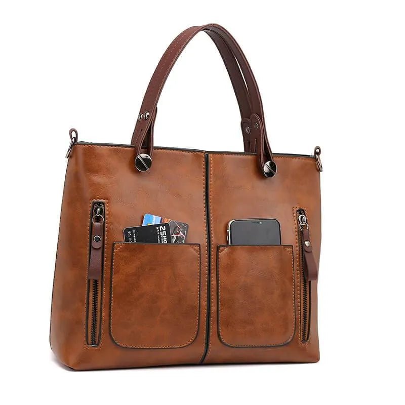 Crossbody bag with a magnetic closure